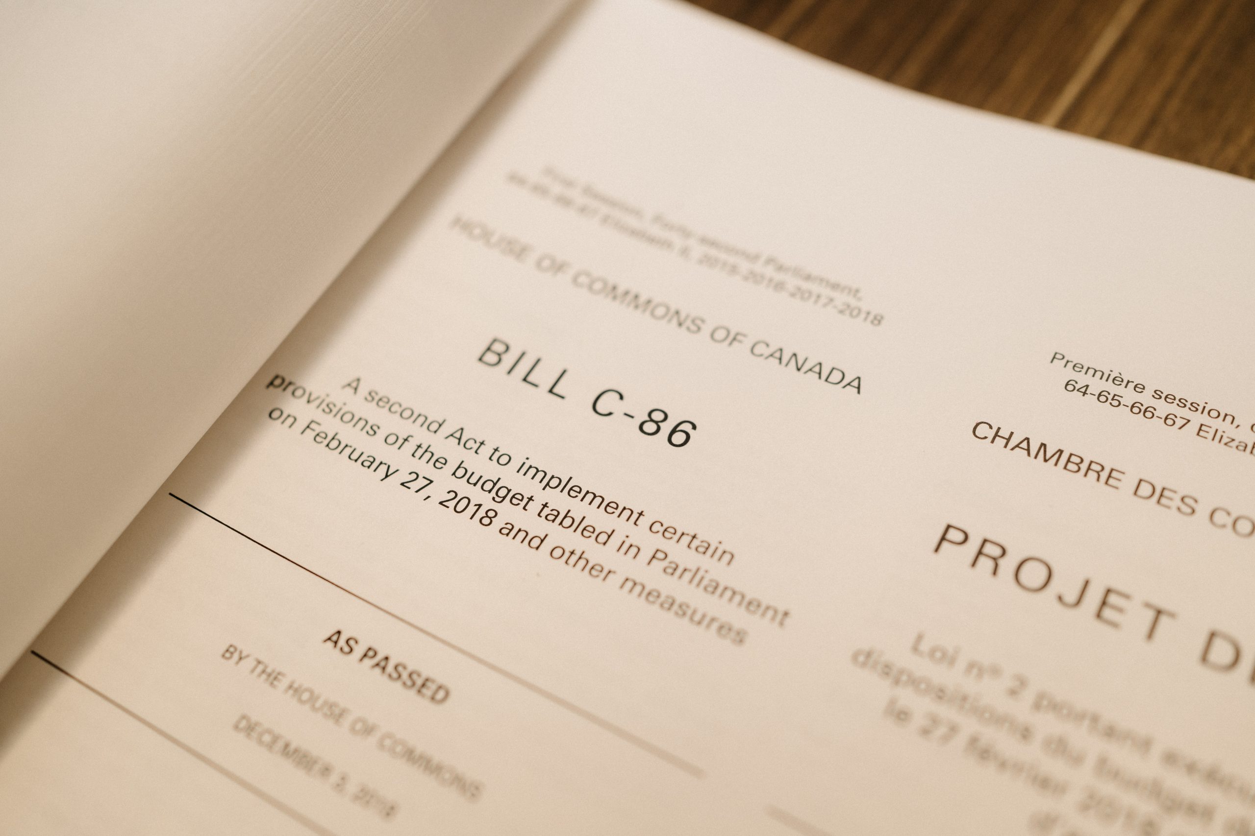 Vue agrandie d'un document intitulé « Projet de loi C-86 ».